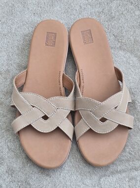 FitFlop Gracie Leather Intertwined Slide Sandals Beige - Size 9